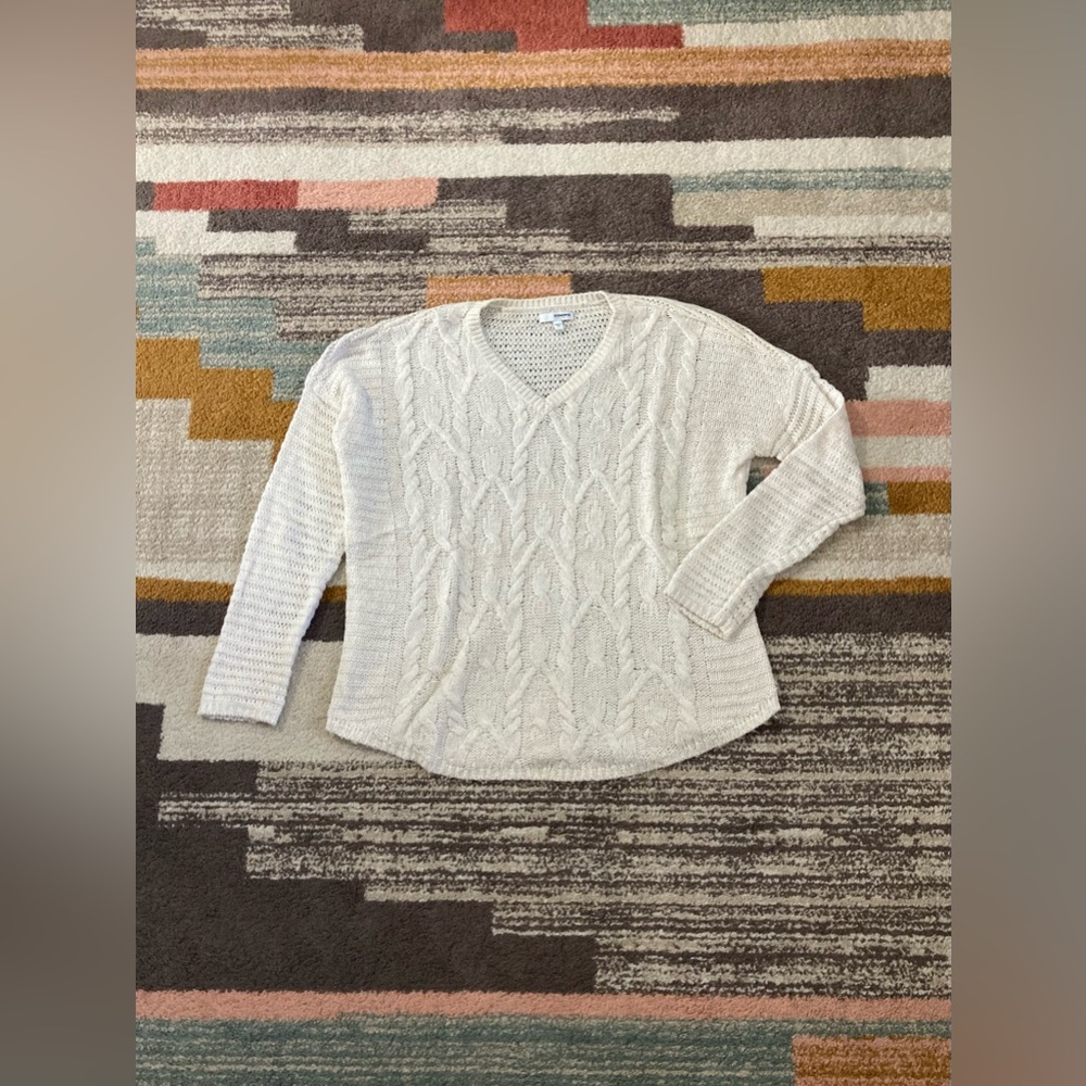 Sonoma V-Neck SZ Medium sweater and tshirt